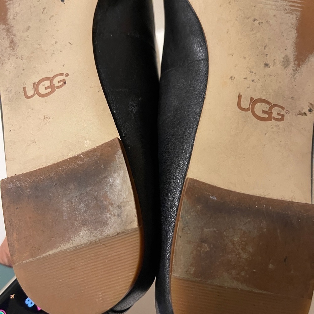 Uggs flat leather shoes in good conditions - Picture 7 of 12